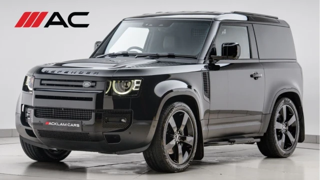 Land Rover Defender (23 Reg) 90 3.0 D250 SE Hard Top Commercial (+VAT) Image 1