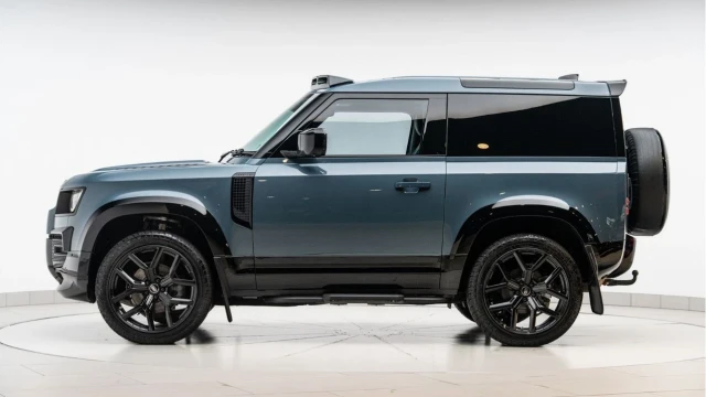 Land Rover Defender (24 Reg) 90 3.0 D250 SE Hard Top Commercial (+VAT) Image 6