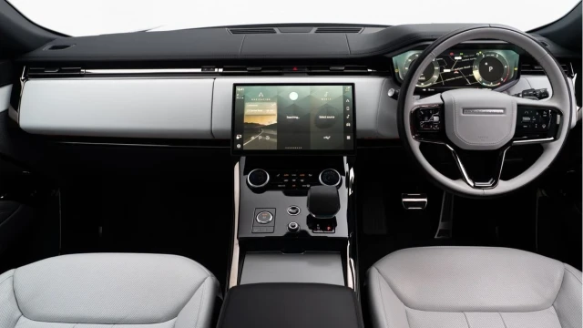 Land Rover Range Rover Sport (23 Reg) 3.0 D300 Dynamic SE (Black Pack) Image 2