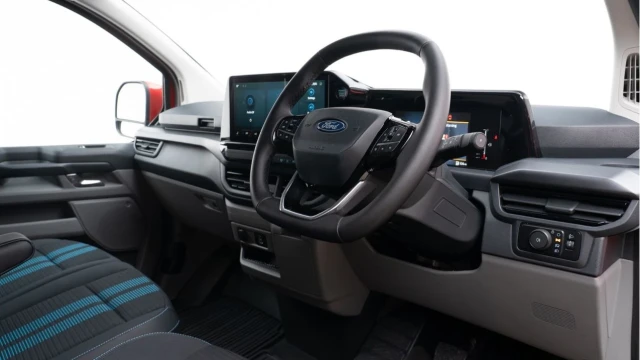 Ford Transit Custom (74 Reg) Custom 300 Sport 2.0 Ecoblue (+VAT) Image 2