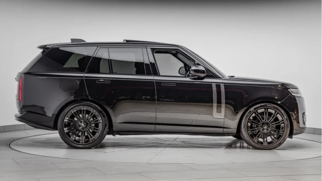 Land Rover Range Rover (75 Reg) 3.0 D350 Autobiography (VAT Q) Image 5