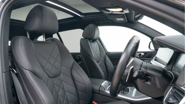 BMW X5 (72 Reg) 3.0 40D M Sport xDrive (7 Seat) (Bespoke) Image 3