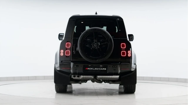 Land Rover Defender (25 Reg) 90 3.0 D350 X-Dynamic HSE (Black Pack) Image 5