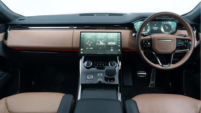 Land Rover Range Rover Sport (72 Reg) 3.0 D300 Autobiography (Black Pack) Image 2
