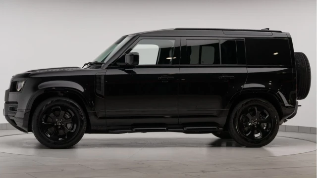 Land Rover Defender (74 Reg) 110 3.0 D350 X-Dynamic HSE Hard Top Commercial (6 Seat) (+VAT) Image 6