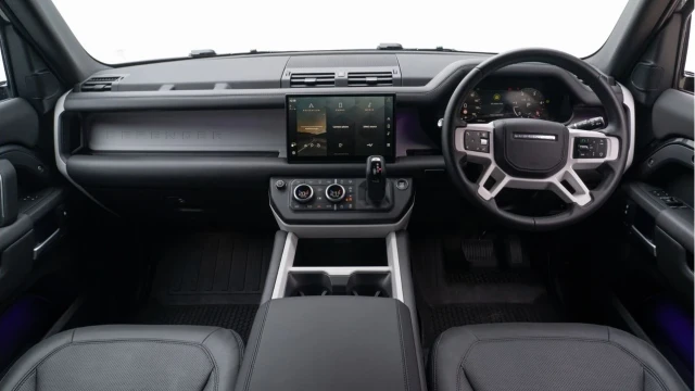 Land Rover Defender (74 Reg) 110 3.0 D350 X-Dynamic HSE Hard Top (Factory URBAN) (5 Seat) Image 2