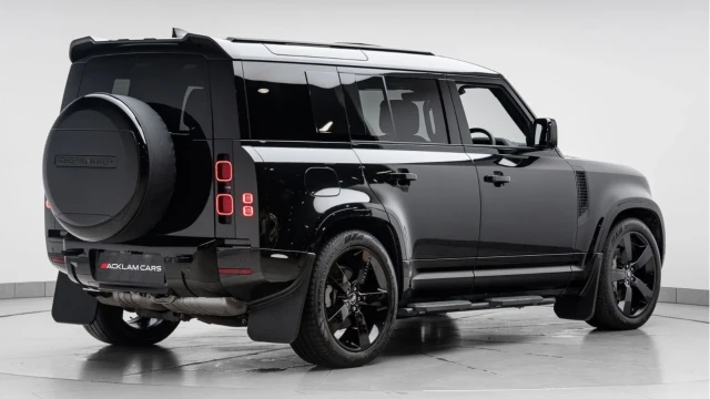 Land Rover Defender (25 Reg) 110 3.0 D350 X-Dynamic HSE (Black Pack) Image 5