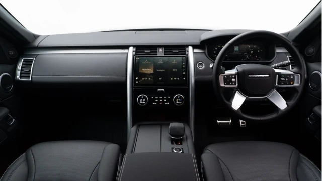 Land Rover Discovery (74 Reg) 3.0 D350 Dynamic HSE Hard Top (URBAN Carbon) (5 Seat) Image 2