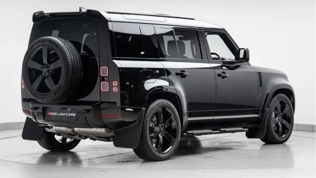 Land Rover Defender (75 Reg) 110 3.0 D350 X-Dynamic HSE (Black Pack) Image 6