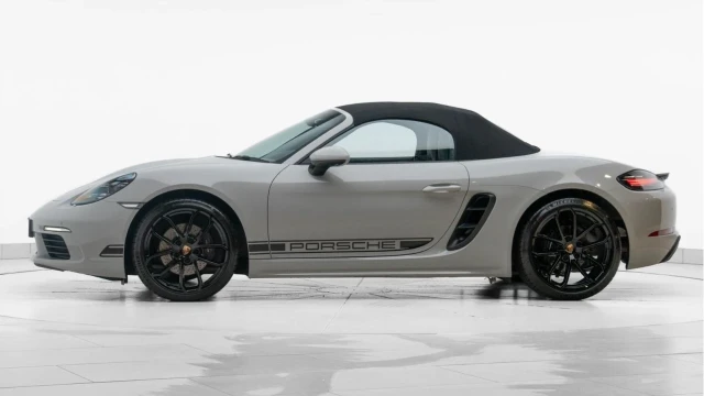 Porsche 718 (75 Reg) Boxster 2.0 Style Edition PDK Image 4