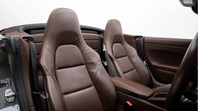 Porsche 911 (16 Reg) 3.0 Carrera 4 S Convertible Image 3