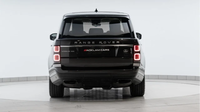 Land Rover Range Rover (21 Reg) 3.0 D300 Vogue SE Image 5