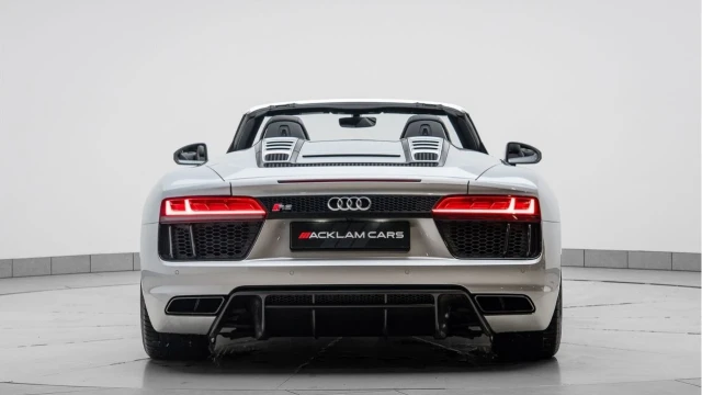 Audi R8 (66 Reg) 5.2 V10 Quattro Spyder Image 8