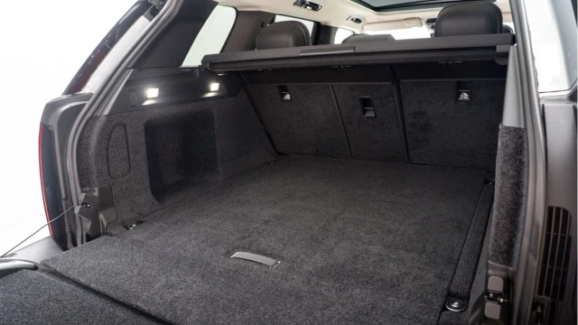 Land Rover Range Rover (25 Reg) 3.0 D350 HSE (Shadow Pack) Image 8