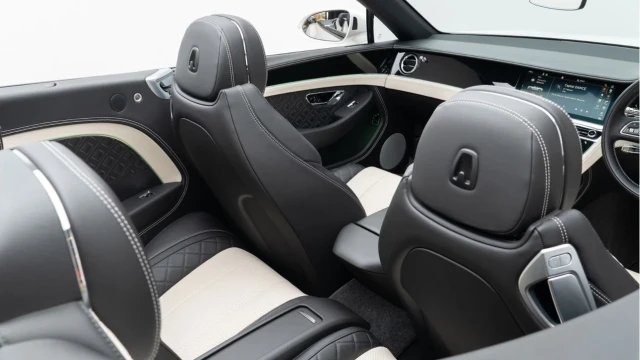 Bentley Continental (21 Reg) GT 4.0 V8 Convertible (Mulliner) Image 6