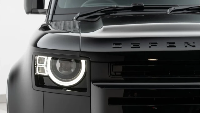 Land Rover Defender (25 Reg) 110 3.0 D350 X-Dynamic HSE Hard Top Commercial (3 Seat) (+VAT) Image 8