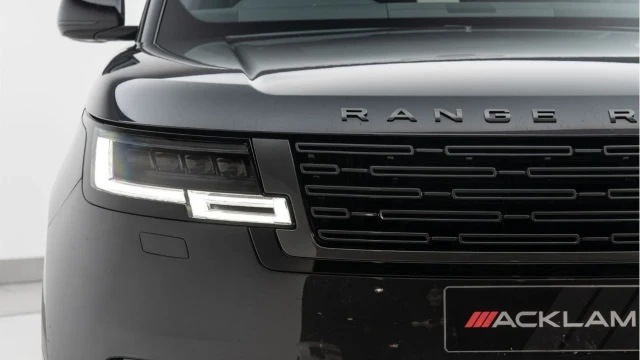 Land Rover Range Rover (74 Reg) 3.0 D300 SE (Shadow Pack) Image 8