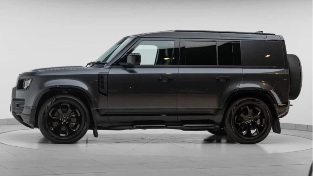 Land Rover Defender (74 Reg) 110 3.0 D250 X-Dynamic HSE Hard Top Commercial (3 Seat) (+VAT) Image 5