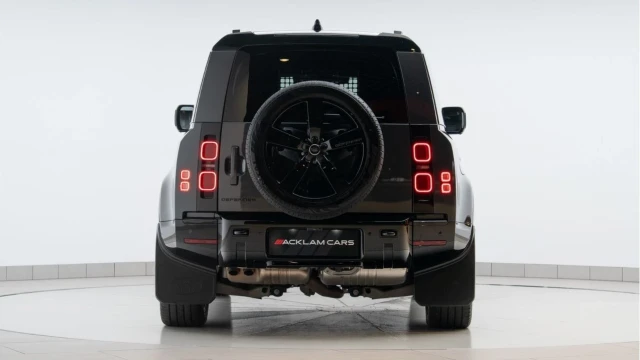 Land Rover Defender (74 Reg) 90 3.0 D350 X-Dynamic HSE Hard Top Commercial (3 Seat) (+VAT) Image 7