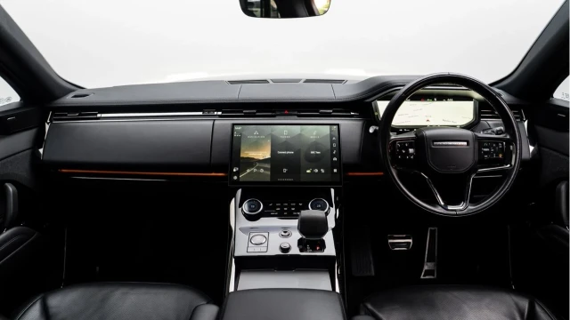Land Rover Range Rover Sport (23 Reg) 3.0 D300 Dynamic SE Image 2