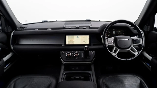 Land Rover Defender (22 Reg) 90 3.0 D250 SE Image 2