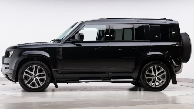 Land Rover Defender (24 Reg) 110 3.0 D250 XS Edition (7 Seat) Image 4