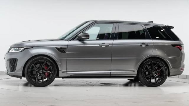 Land Rover Range Rover Sport (21 Reg) SVR 5.0 V8 Carbon Edition Image 4