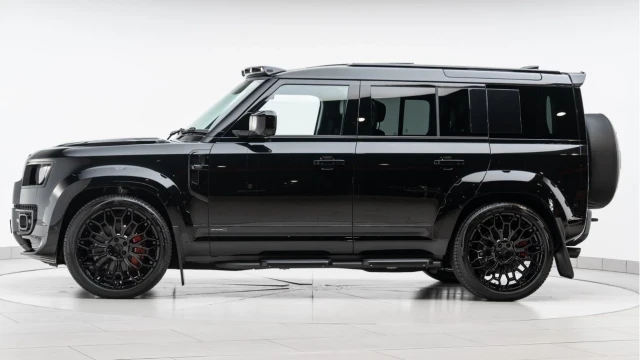 Land Rover Defender (25 Reg) 110 5.0 V8 P425 X (URBAN) Image 4