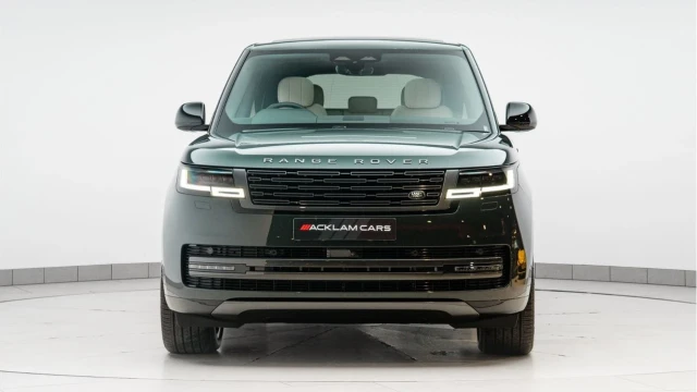 Land Rover Range Rover (75 Reg) 3.0 D300 Edition (Shadow Pack) Image 4