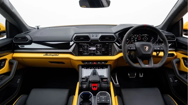 Lamborghini Urus (75 Reg) 4.0 V8 SE Hybrid Image 2