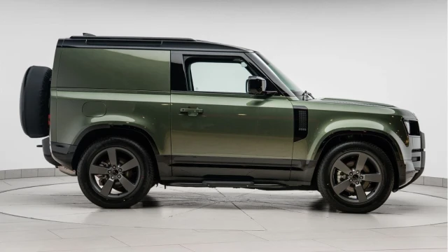 Land Rover Defender (75 Reg) 90 3.0 D250 X-Dynamic HSE Hard Top Commercial (+VAT) Image 6