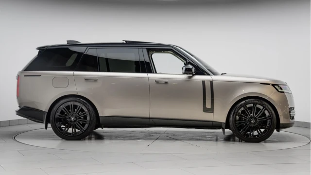 Land Rover Range Rover (24 Reg) 3.0 D350 Autobiography LWB 7 Seat (Shadow Pack) Image 5
