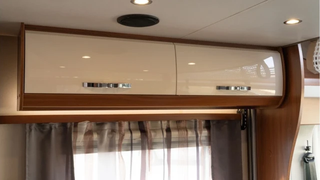 Hobby Optima  (17 Reg) De Luxe T75 HF 2.3D (4 Berth) Image 6