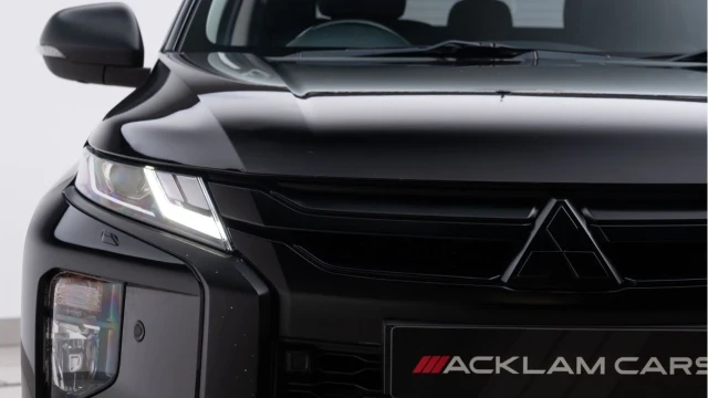 Mitsubishi L200 (20 Reg) 2.2 DI-D Barbarian X Black Edition (NO VAT) Image 7