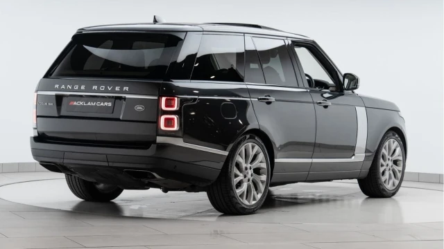 Land Rover Range Rover (21 Reg) 3.0 D300 Vogue SE Image 6