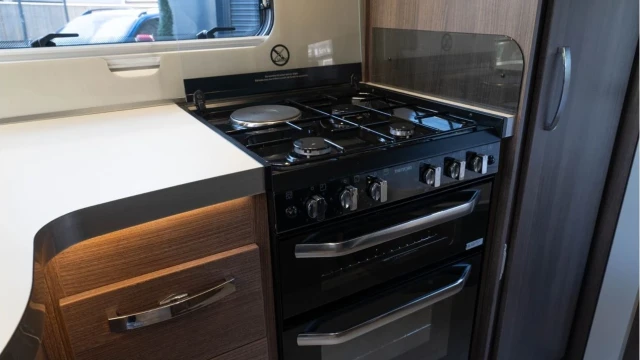 Elddis Encore 255 (23 Reg) 2.2D Auto (4 Berth) (Facelift) Image 7