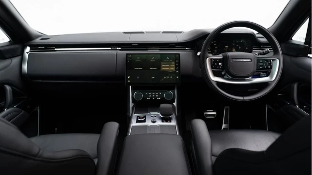 Land Rover Range Rover (73 Reg) 4.4 V8 P530 First Edition Image 2
