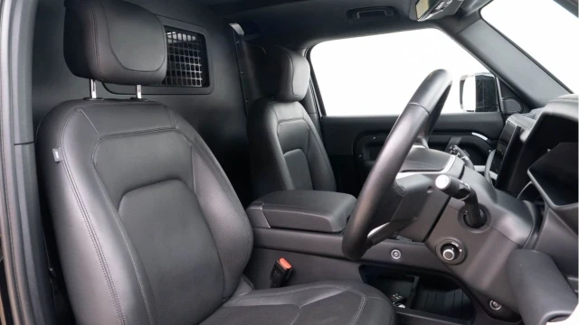 Land Rover Defender (73 Reg) 90 3.0 D250 HSE Hard Top Commercial (+VAT) Image 3
