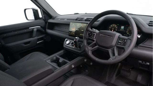 Land Rover Defender (25 Reg) 90 3.0 D250 X-Dynamic SE Hard Top Commercial (+VAT) (Bespoke) Image 2