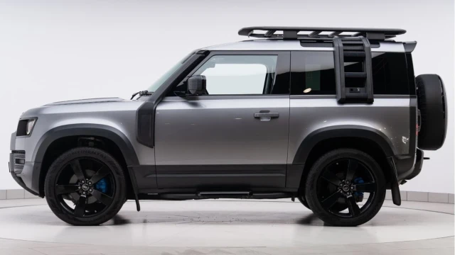 Land Rover Defender (21 Reg) 90 3.0 D250 SE (Bespoke) Image 4
