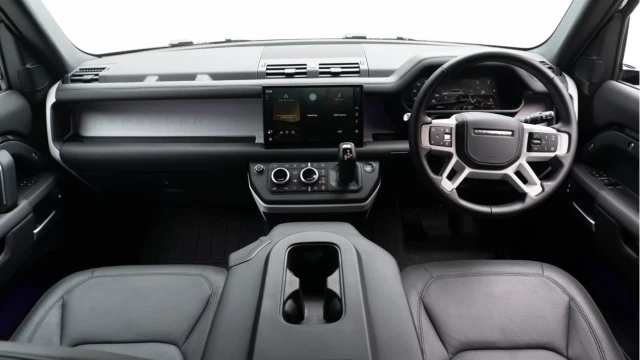 Land Rover Defender (25 Reg) 110 3.0 D250 X-Dynamic HSE Hard Top (6 Seat) (+VAT) Image 2
