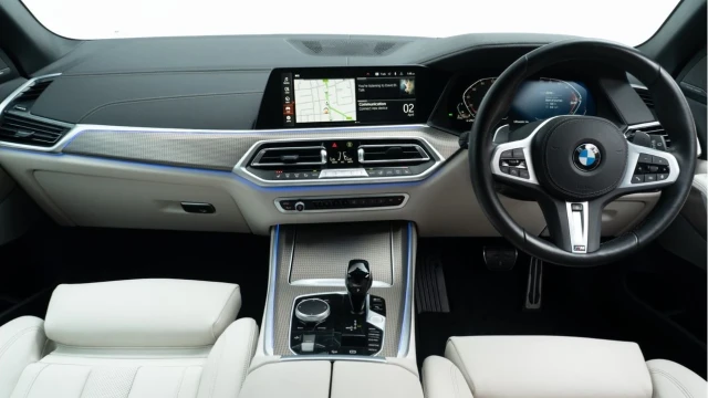 BMW X5 (72 Reg) 3.0 40D M Sport xDrive Image 2
