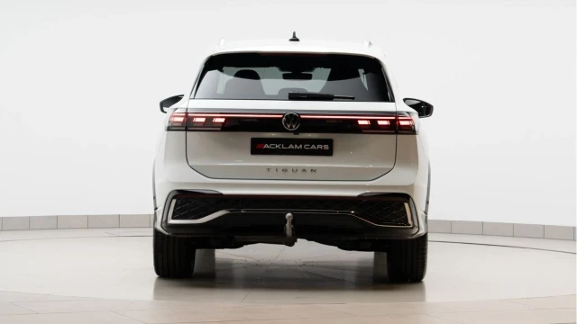 Volkswagen Tiguan (74 Reg) 2.0TDI R-Line DSG (New Model) Image 6