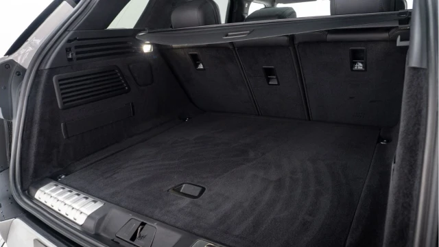 Land Rover Range Rover Sport (25 Reg) 4.4 V8 P530 Autobiography (Black Pack) Image 8