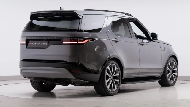 Land Rover Discovery (74 Reg) 3.0 D300 Dynamic SE Image 6