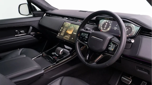 Land Rover Range Rover Sport (73 Reg) 3.0 D350 Autobiography (Black Pack) Image 7