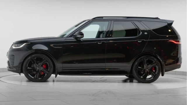 Land Rover Discovery (22 Reg) 3.0 D300 R-Dynamic HSE Hard Top (5 Seat) (+VAT) Image 5