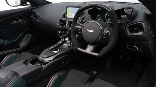 Aston Martin Vantage (23 Reg) 5.2 V12 Roadster Image 2