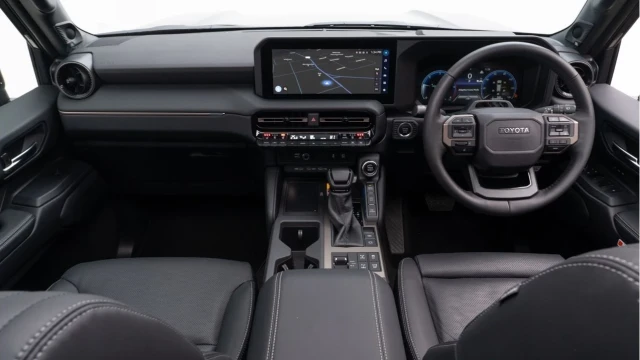 Toyota Land Cruiser (74 Reg) 2.8D Invincible (New Model) Image 2