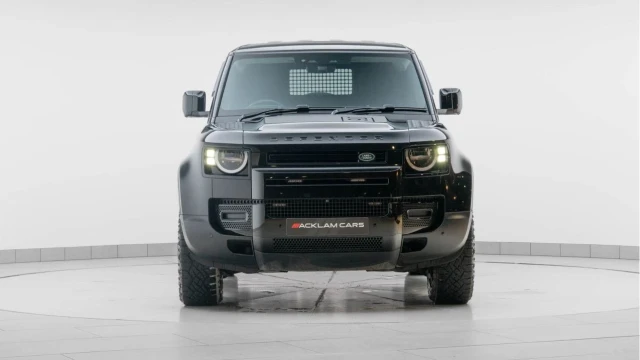 Land Rover Defender (22 Reg) 90 3.0 D250 Hard Top Commercial (+VAT) Image 8